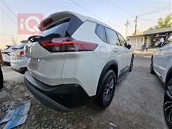 نیسان ئێکس ترەیل